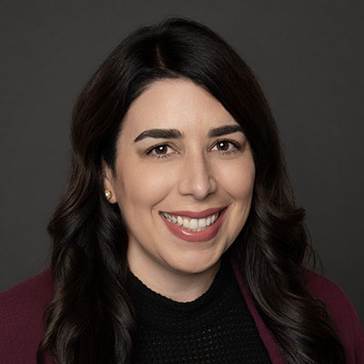 Linda Parreira Headshot
